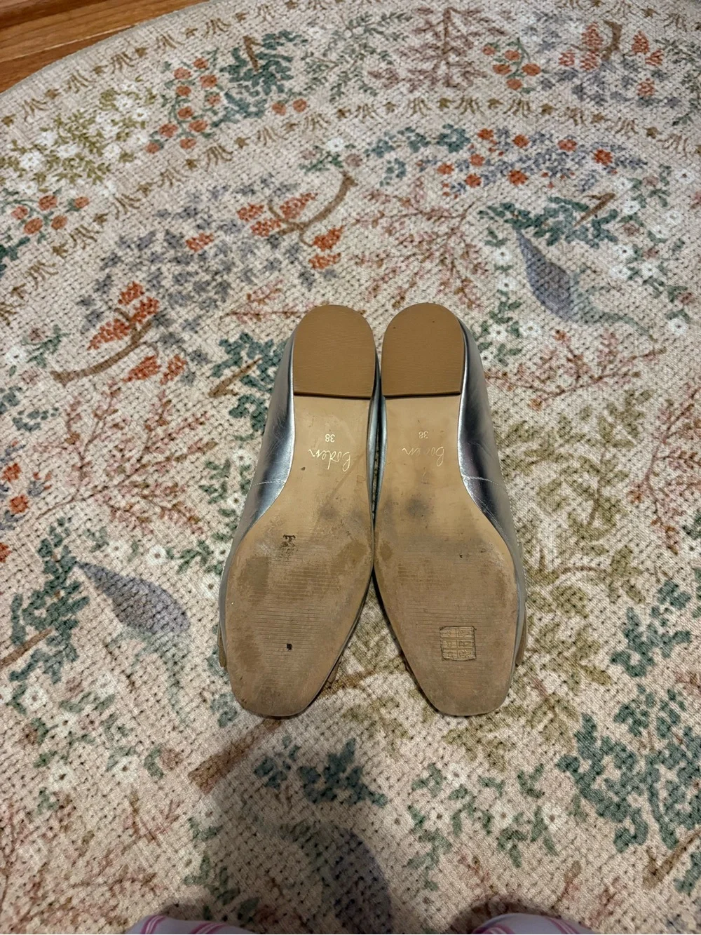 Boden Sophie fringed metallic leather loafers. Size 38